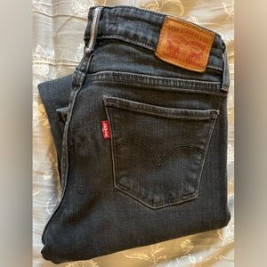 Levi’s Skinny 711 25